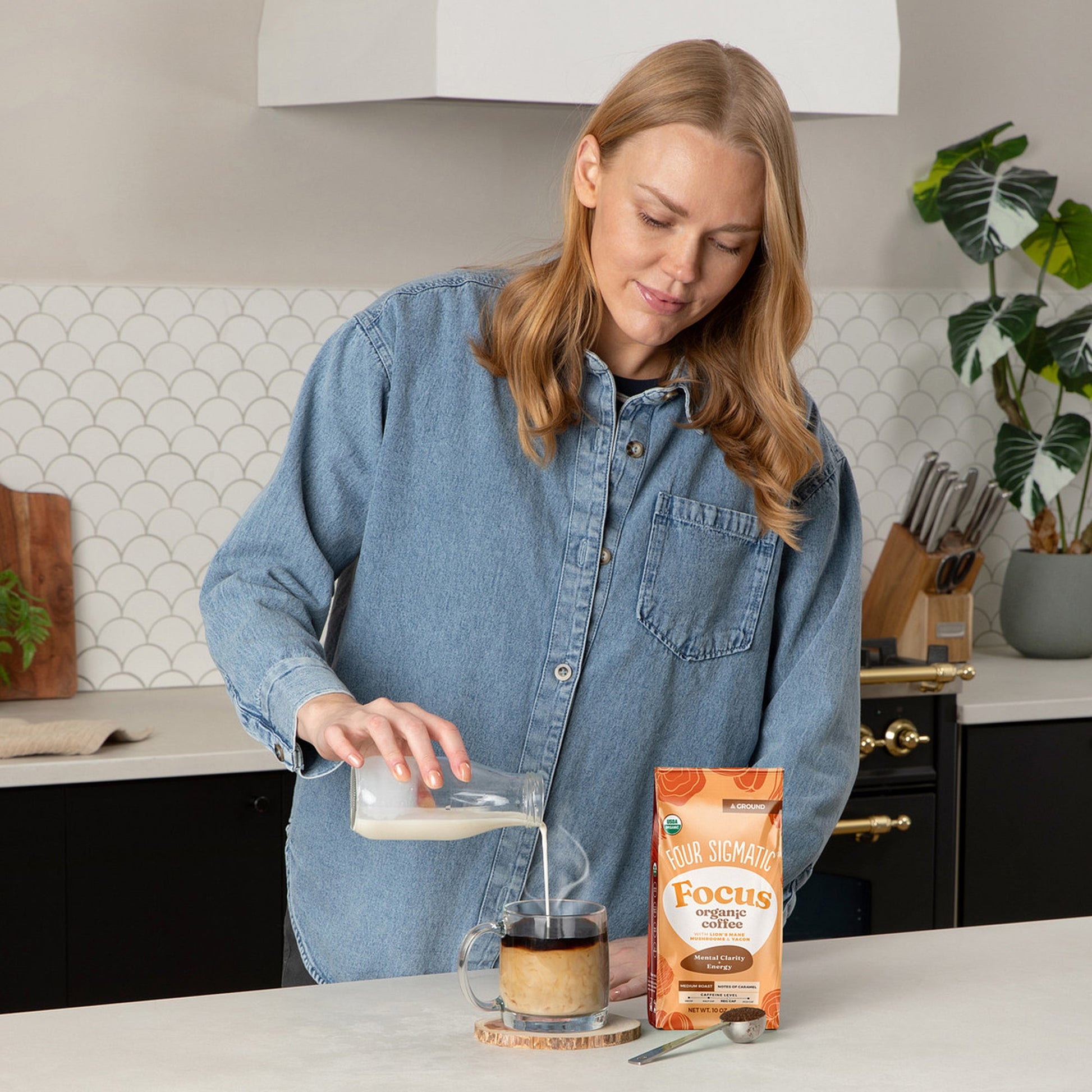 focus-ground-coffee-medium-j2 focus-ground-medium-lifestyle2.jpg